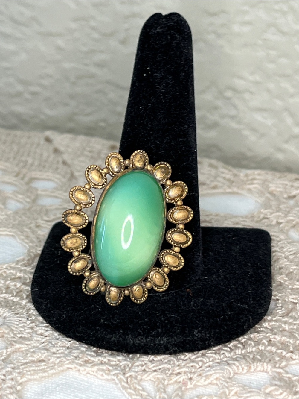 Antique Green Glass Cabochon Brooch C-Clasp Gold Tone Filigree Victorian Revival - Picture 8 of 10
